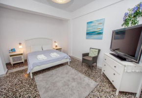 Schönes 47qm großes Familienapartment im 1sten OG mit zwei Schlafzimmern, DuscheWC, Küche und großen Balkon!